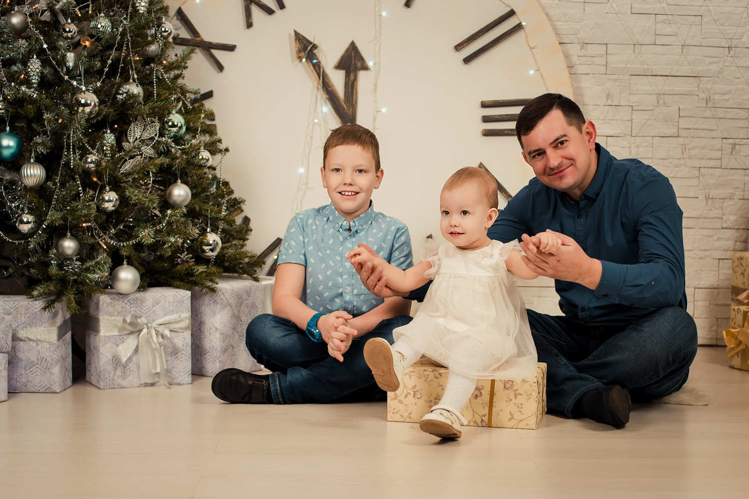новогодняя семейная фотосессия в студии